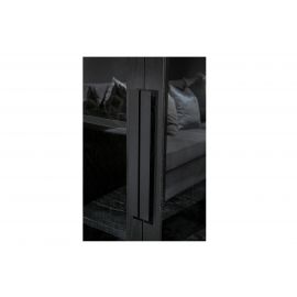 Sort håndtak til vitrineskap